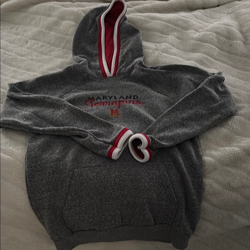 University of Maryland Terrapins Gray and Red Pullover Pocketed Hoodie
